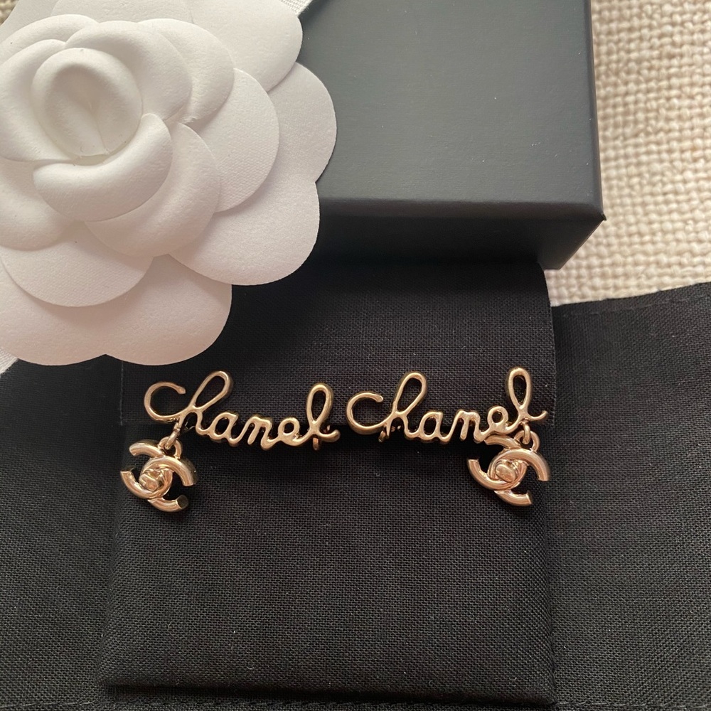 Chanel Script CC Dangle Clip On Earrings 21P New